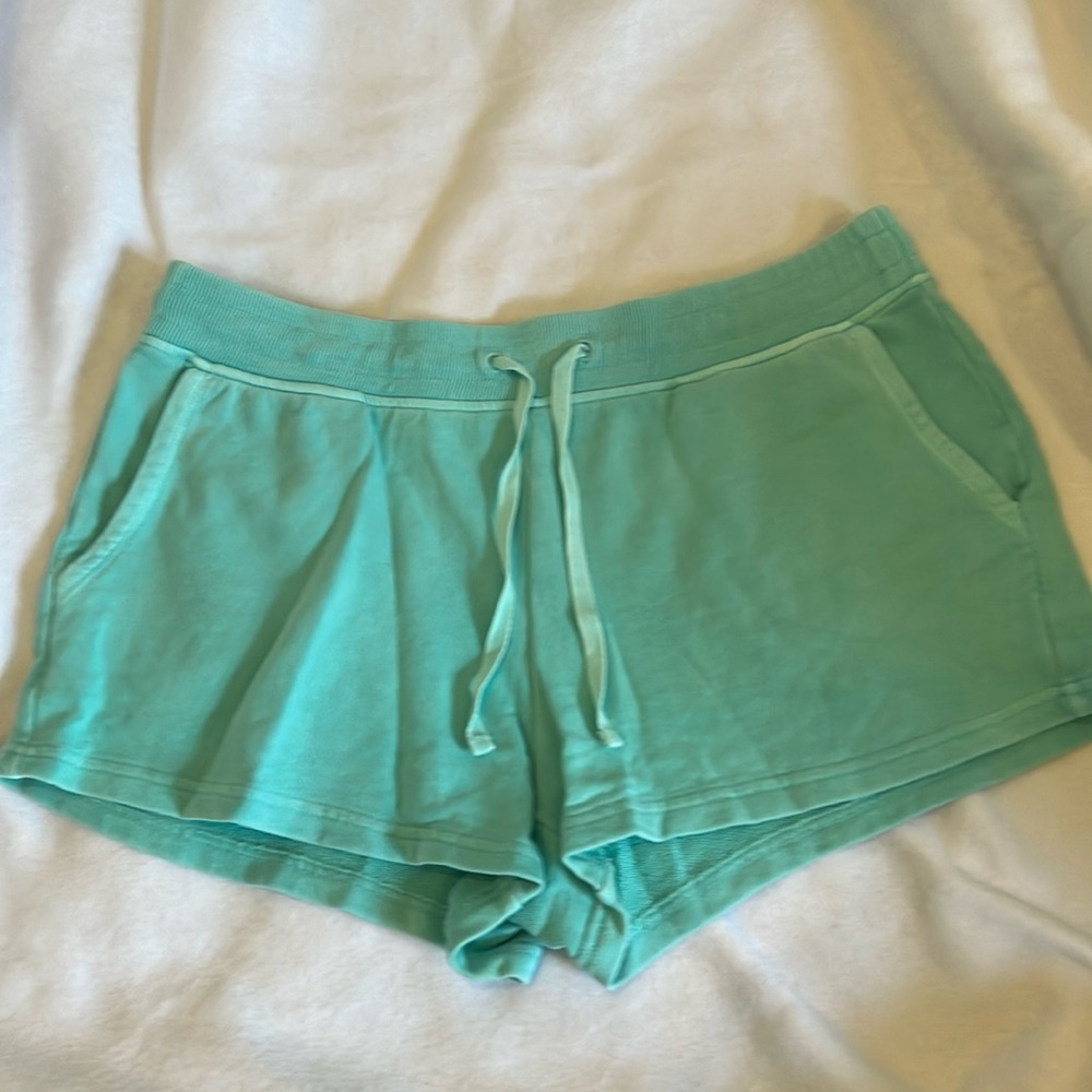 Barely Worn Vinyard Vines Sweat shorts!!